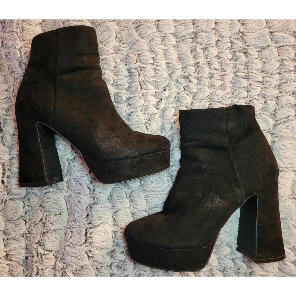 Madden Girl Suede Platform Boots, size 9